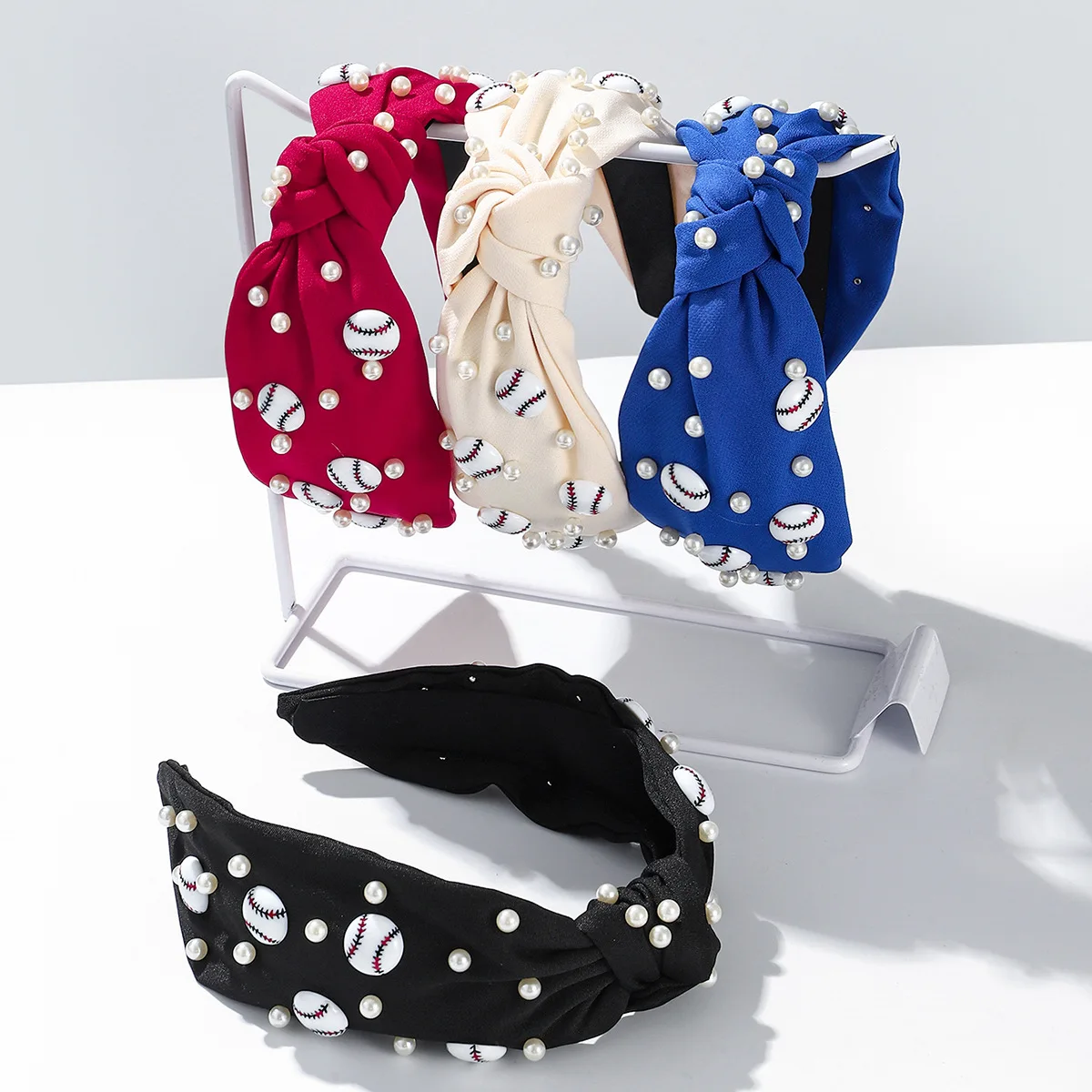 

Дизайнерская повязка на голову оптом 2026: Спортивный стиль, бейсбольные мотивы, жемчуг, бисер, ткань, широкая повязка, аксессуары для волос для девочек