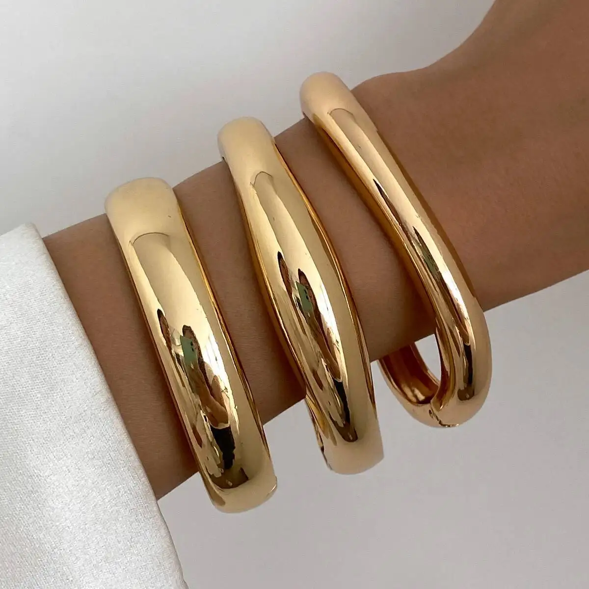 

3 Styles Irregular Geometric Stackable Bracelets for Women Fashion Glossy Gold Color Spring Opening Bangle Party Jewelry