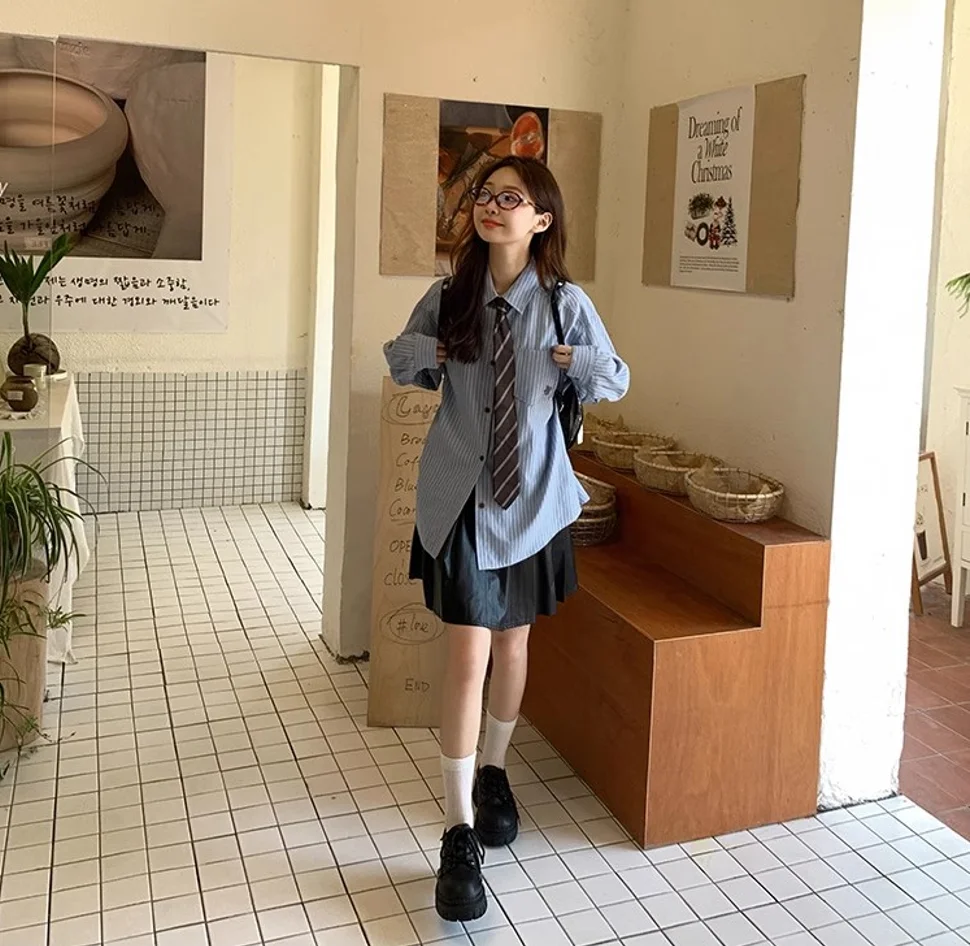 Womens Blue Striped Long Sleeve Oversized Shirt Loose Simple Style Blouse Spring Summer Edition City Girls Fashion Trend