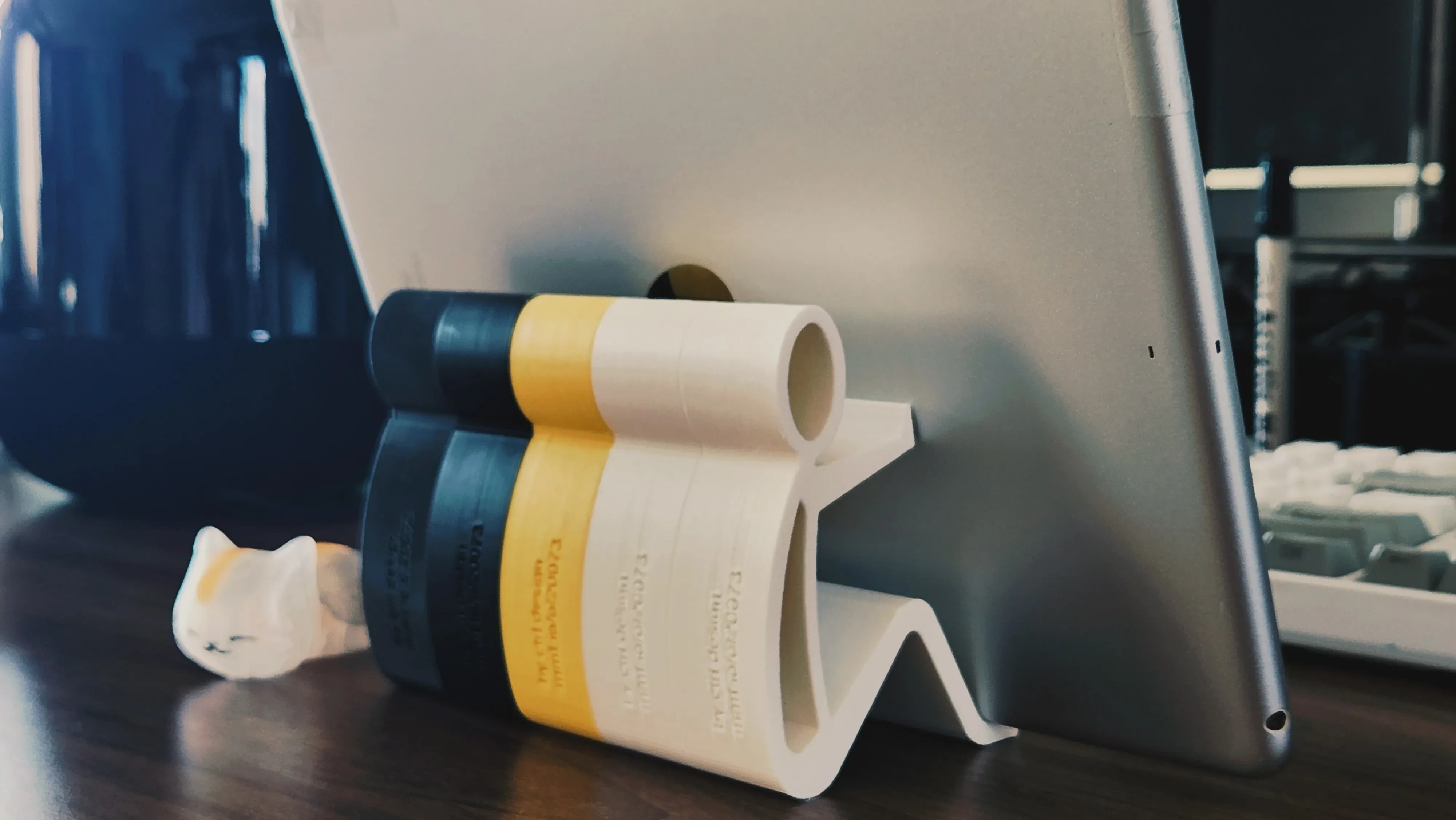 วงเล็บสร้างสรรค์การพิมพ์ 3 มิติ บุคลิกภาพเฉพาะไม่ชนวรรณกรรมและหนังสือแท็บเล็ตคอมพิวเตอร์ศิลปะ ขาตั้งเกมวงเล็บสวิตช์