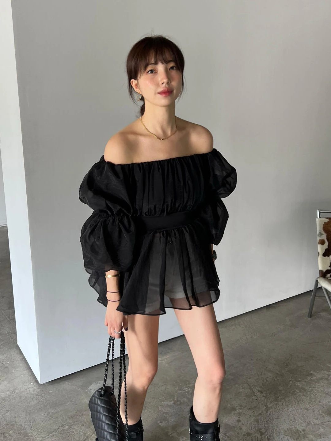 

French Style Bubble Sleeve Shirt Women's Waist-Cinching Pleated Short Top Shoulder-Bowknot Black Elegant Miniature Shirt
