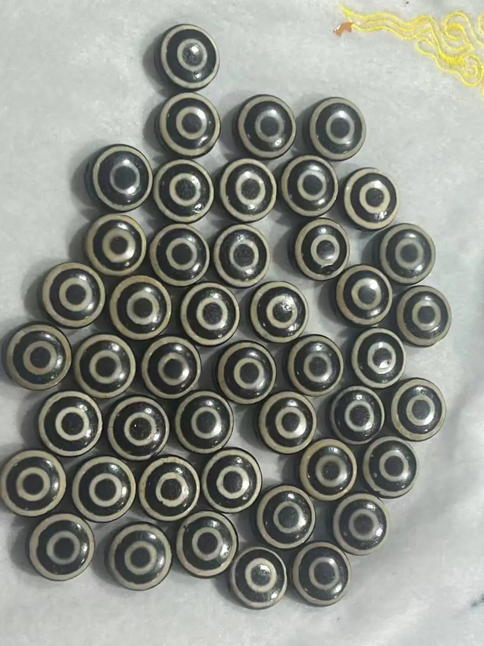 1pcs dzi Wholesale sheep board beads in black white and red chalcedony white line beads Dalo accessories necklace pendants