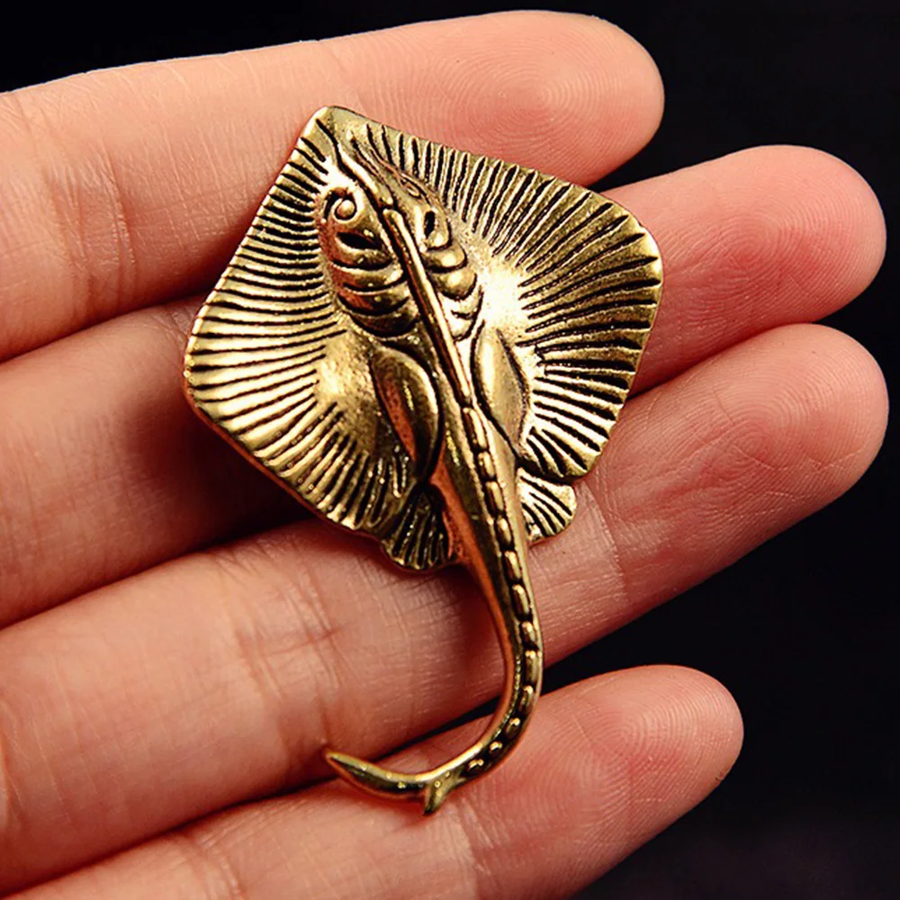 Brass Devil Fish Figurines Vintage Marine Animal Sculpture Crafts Ornament Tea Pets Home Office Desktop Decoration