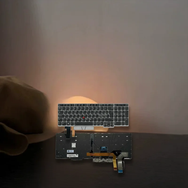 

Серебряная клавиатура с подсветкой для Lenovo Thinkpad L590 P52 P72 P53 P73 E580 E585 E590 T590 P53S L580 01YN684 01YN682 01YN673 01YN699 0