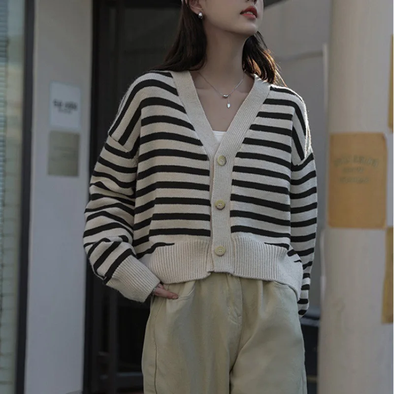 Women Striped Short Sweater Fashion V-neck Single Buttons Knitted Cardigans 2024 Casual Female Long sleeve Outwear Coat