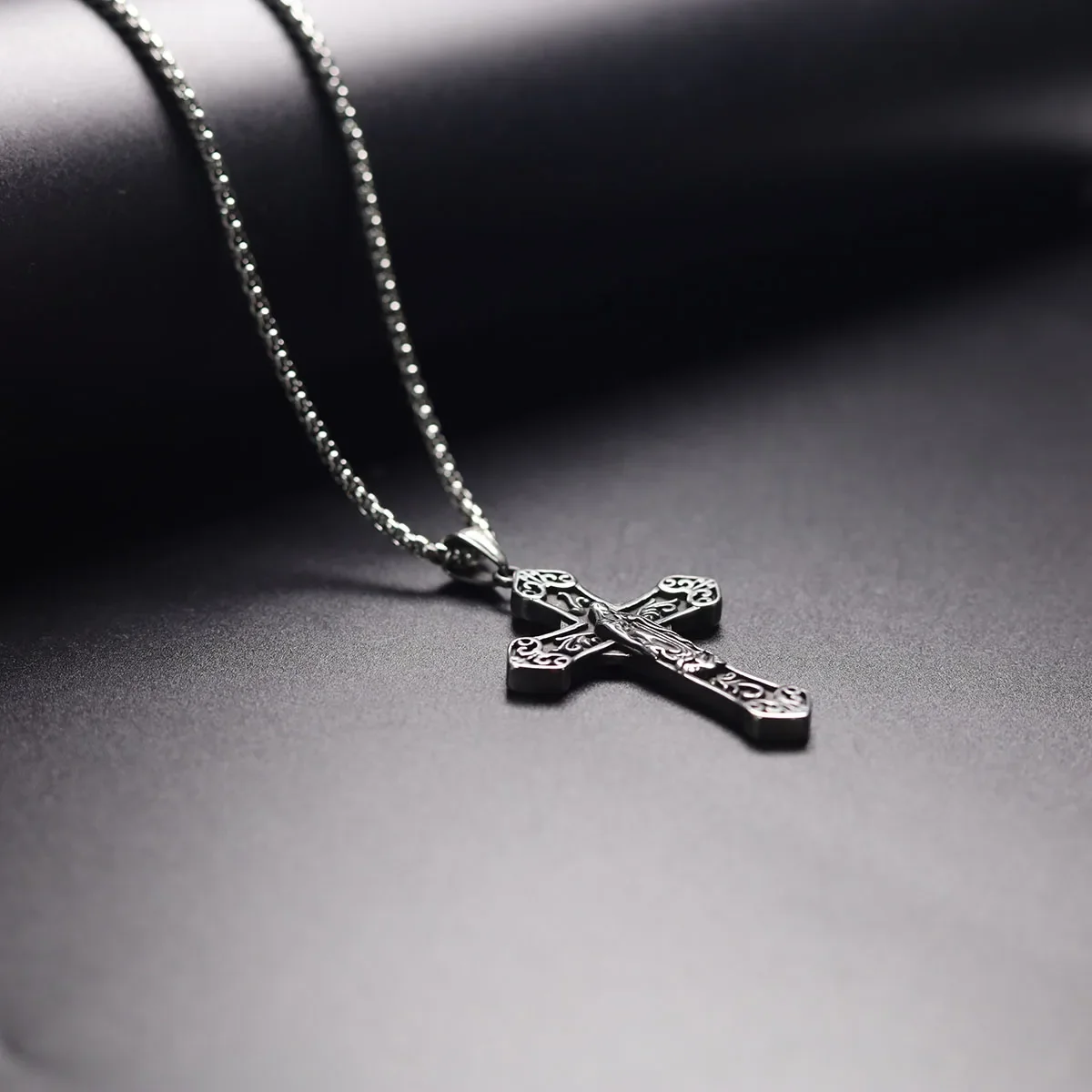 Y2K Punk Crystal Cross Pendant Necklace For Women Men Gothic Clavicle Chain Choker Necklaces Aesthetic Jewelry Bijoux Party Gift