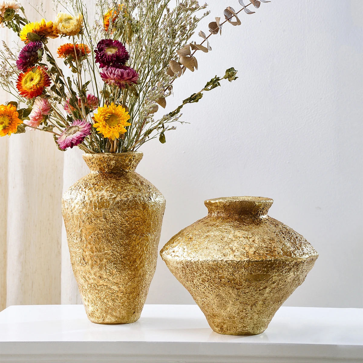1PC, A Retro Earthenware Jar Shaped Decorative Vase, An Antique Golden Earthenware Jar Home Decorative Vase