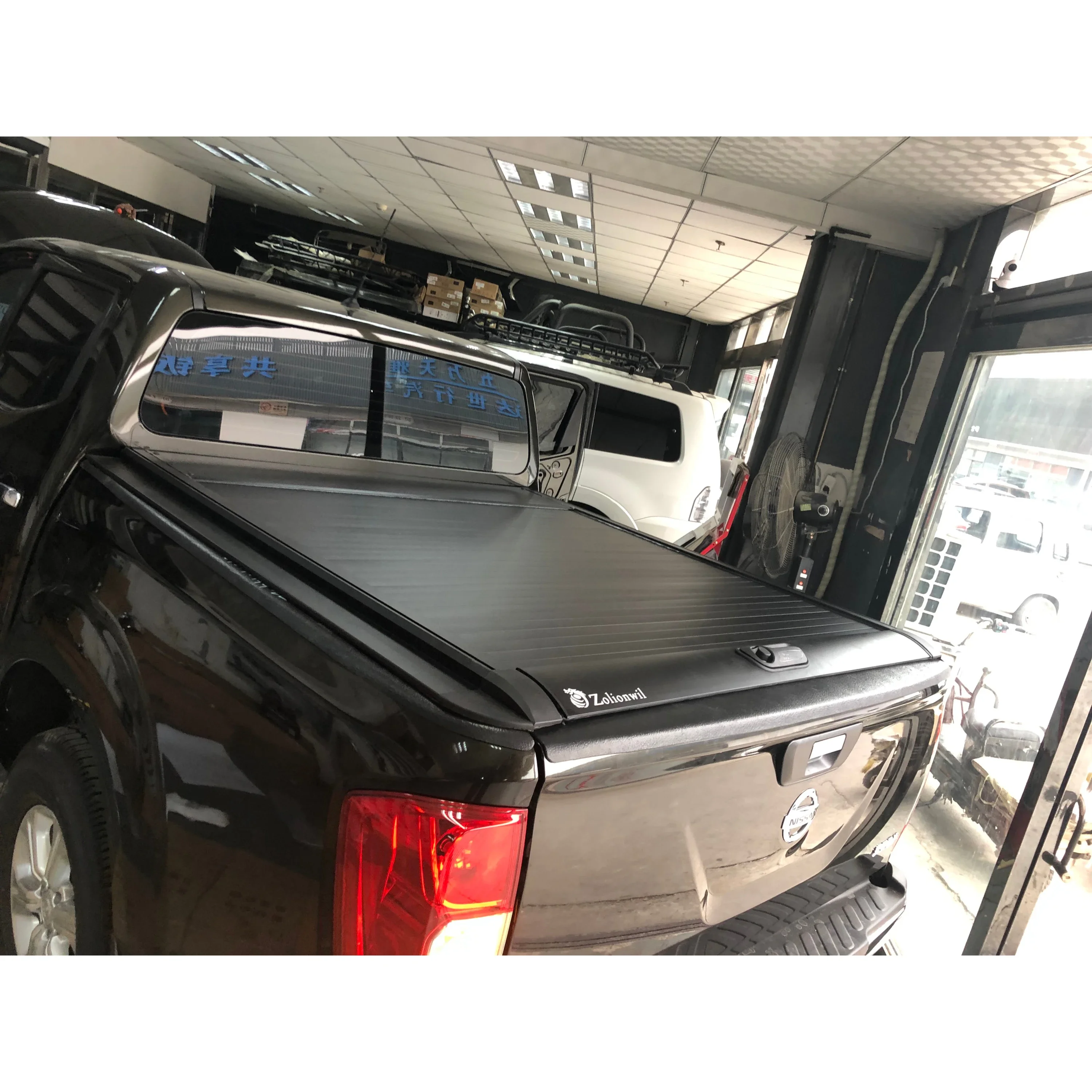 

Trunk Cover Manually Push and Pull The Top Cover for Navara D40 Long Bed 4Drs