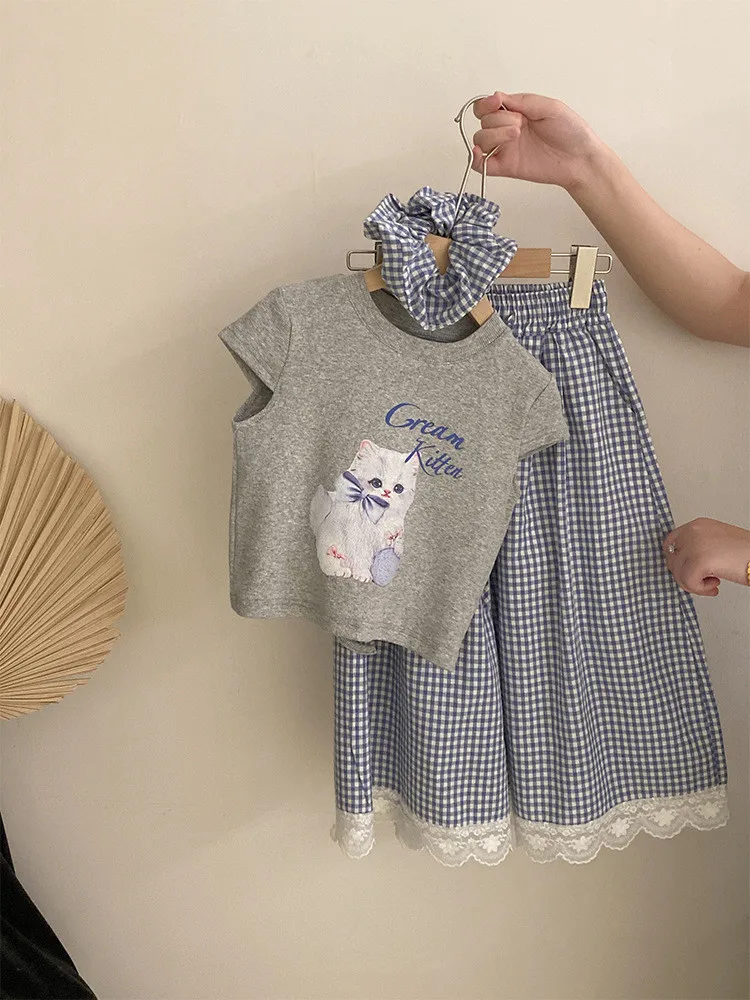 طقم بناتي صيفي جديد للأطفال مطبوع بأكمام قصيرة تي شيرت دانتيل منقوش طقم مكون من قطعتين