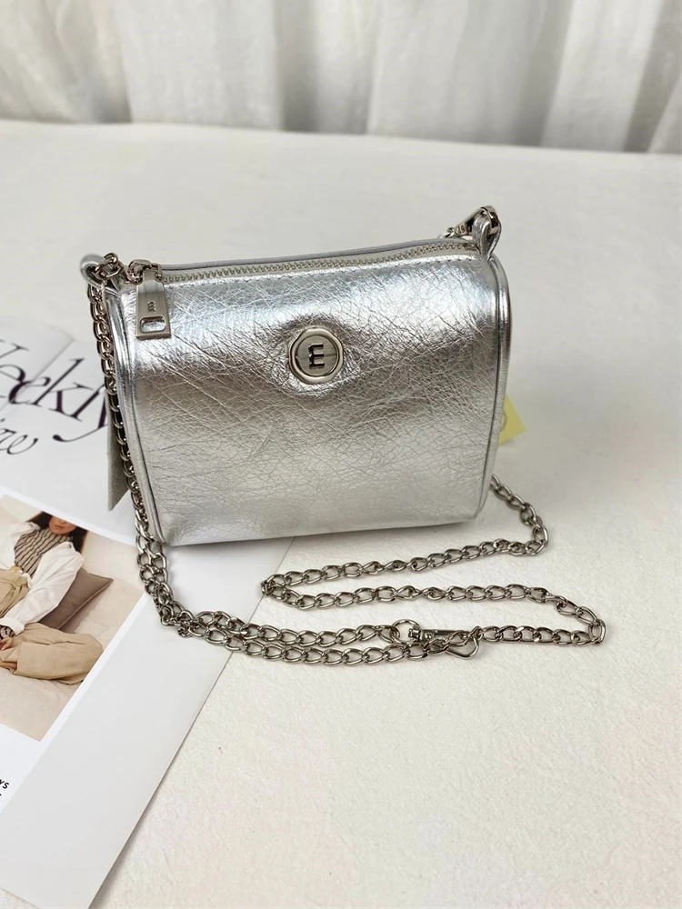 

URDION RSURVO Briti Sle Simple Chain Crossbody Pillow Bag Women's oulder Bag Silver Casual Faion Small Size