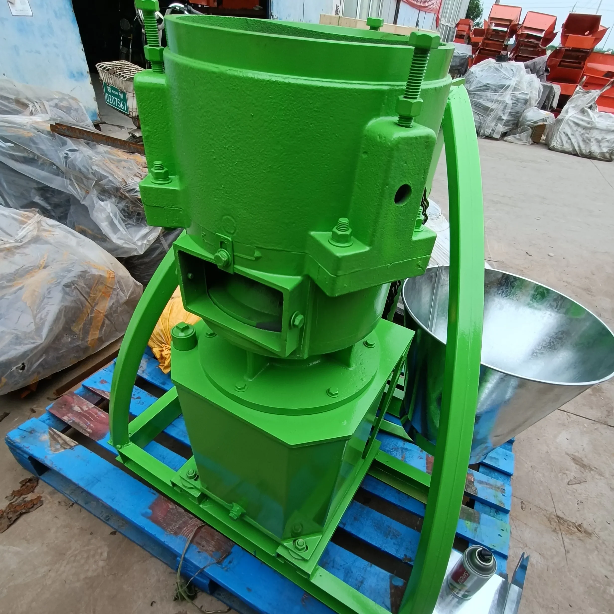 Efficient 25HP PTO 260 Model Capacity 600kg/h Pellet Mill  Feed Processing  Pellet Feed   Poultry Farms  Livestock Food Produ