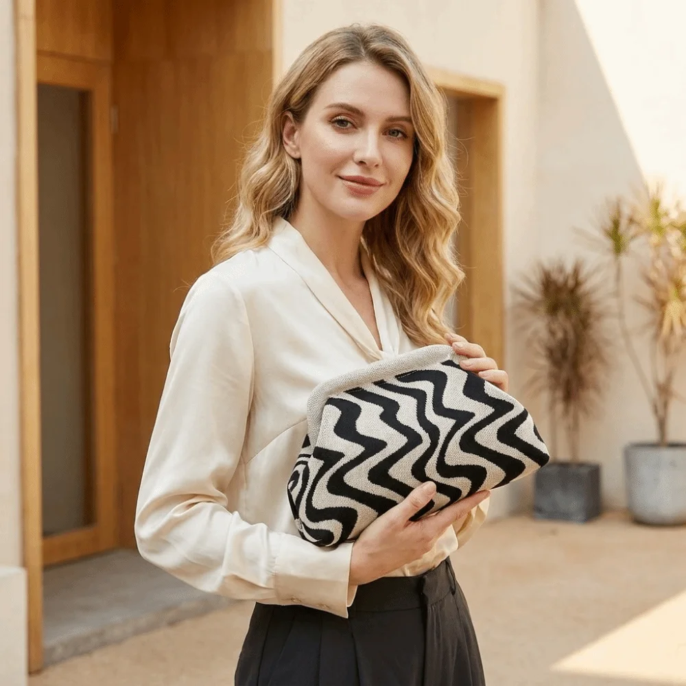 Portable Clip-on Design Makeup Bag Large Capacity Crochet Design Knitted Bag Clutch Bag Travel