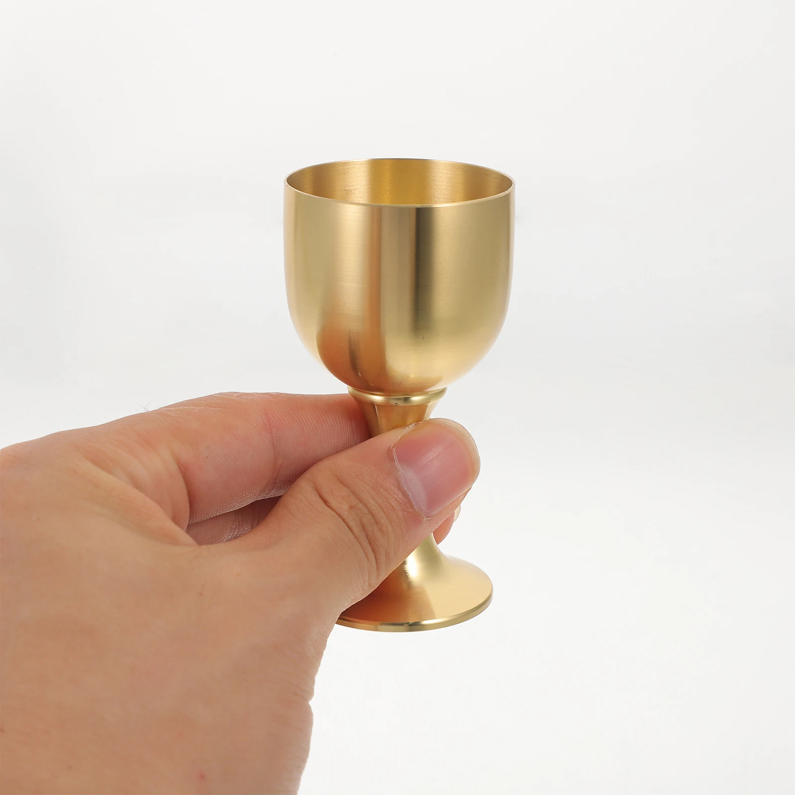 

1 Piece Chalice Delicate Cup Cup Offering Brass Goblet Retro Decorative Copper Altar Drink Glass Tabletop Metal