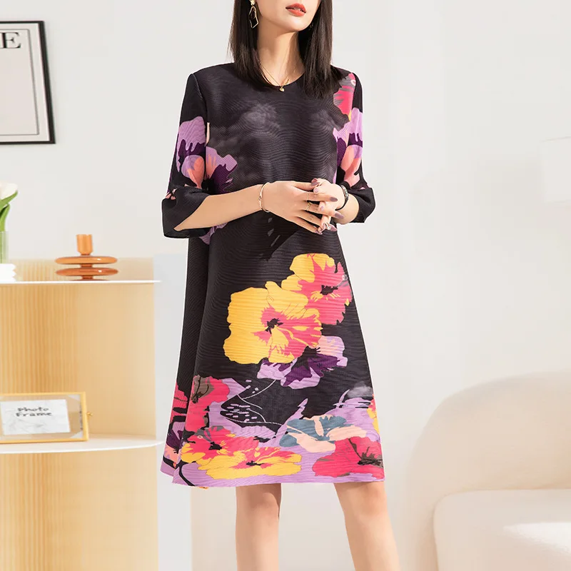

2023 spring New Style Pleated printed dress Miyake Pleated Fasion loose plus size folda slim long dress for women