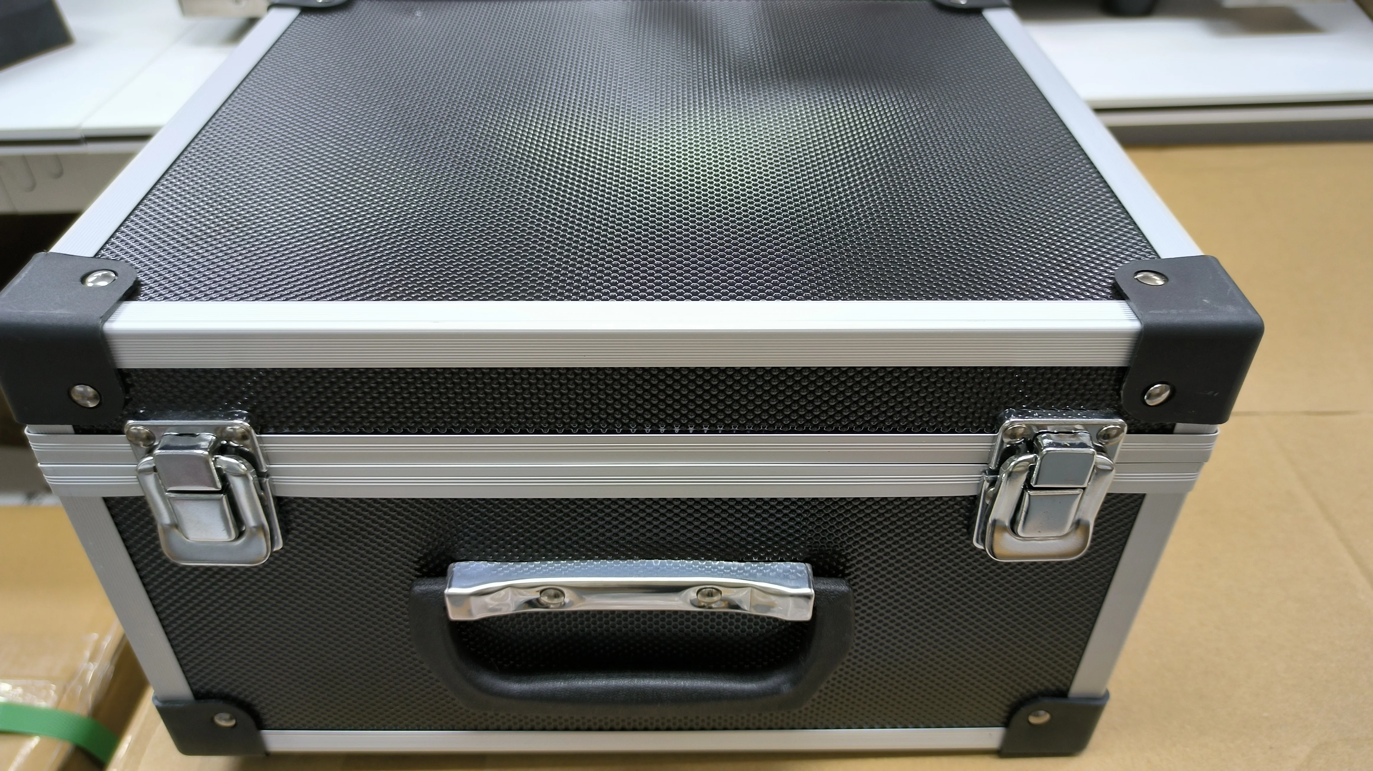 

Aluminum case for handheld printers