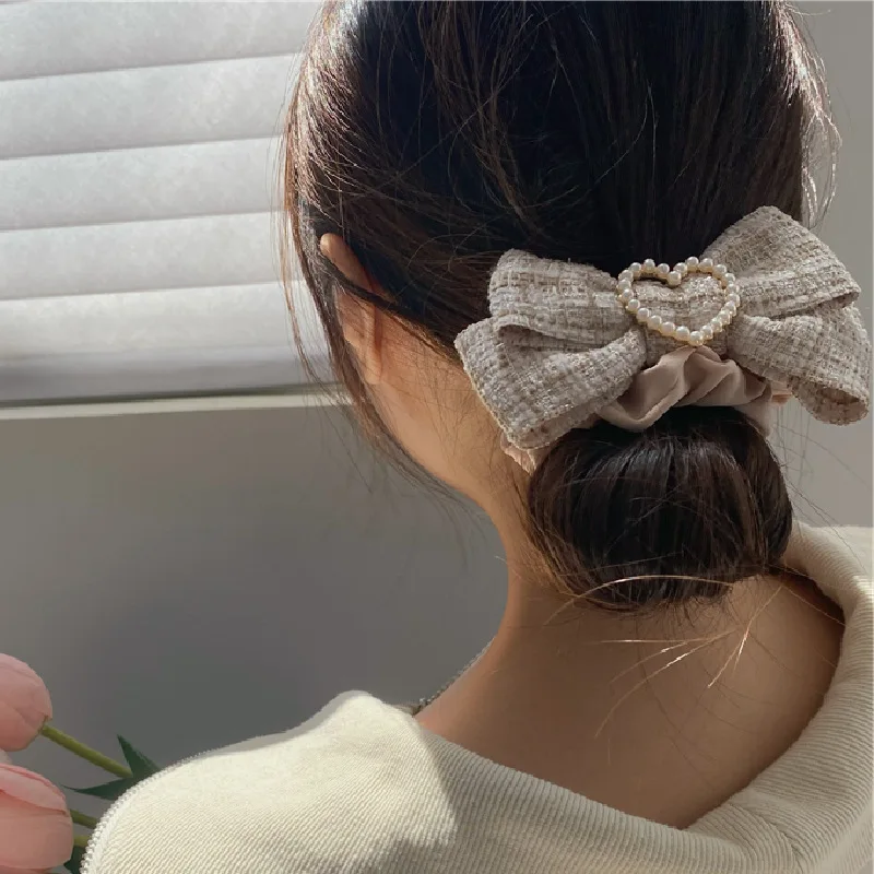 

Elegant Heart Pearl Bowknot Hair Ring for Women Elastic French Hair Tie with High Bounce Fashionable and Charming Hair Accessory