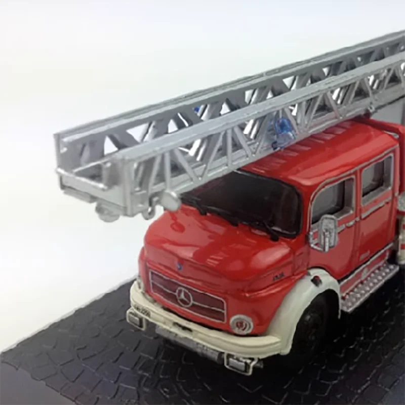 Diecast 1:72 Scale Benz L1519 Cloud Ladder Fire Truck Alloy Model FInished Simulation Collection Automobile Gift Toys