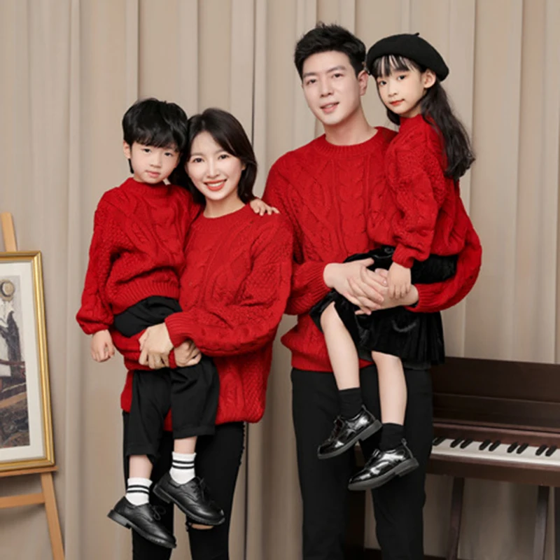 Christmas Family Matching Outfits Family Look Mother Son Daughter Mommy and Dad Clothes New Year Family Clothing Sweaters