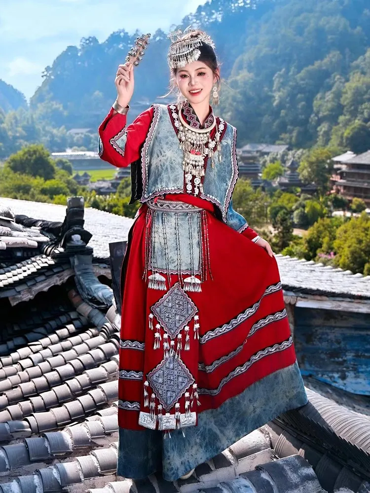 

New style of clothing for travel outings and performance