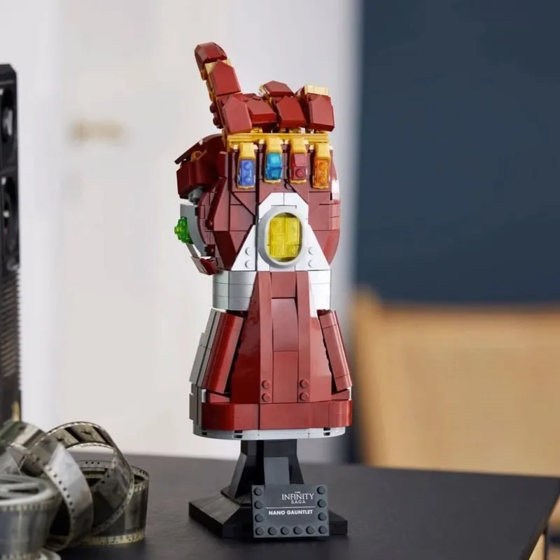 

675+PCS+ Marvel Blocks Bricks Nano Gauntlet Infinity Gauntlet Building Gloves Plastic Iron Man DIY Model Puzzle Toy