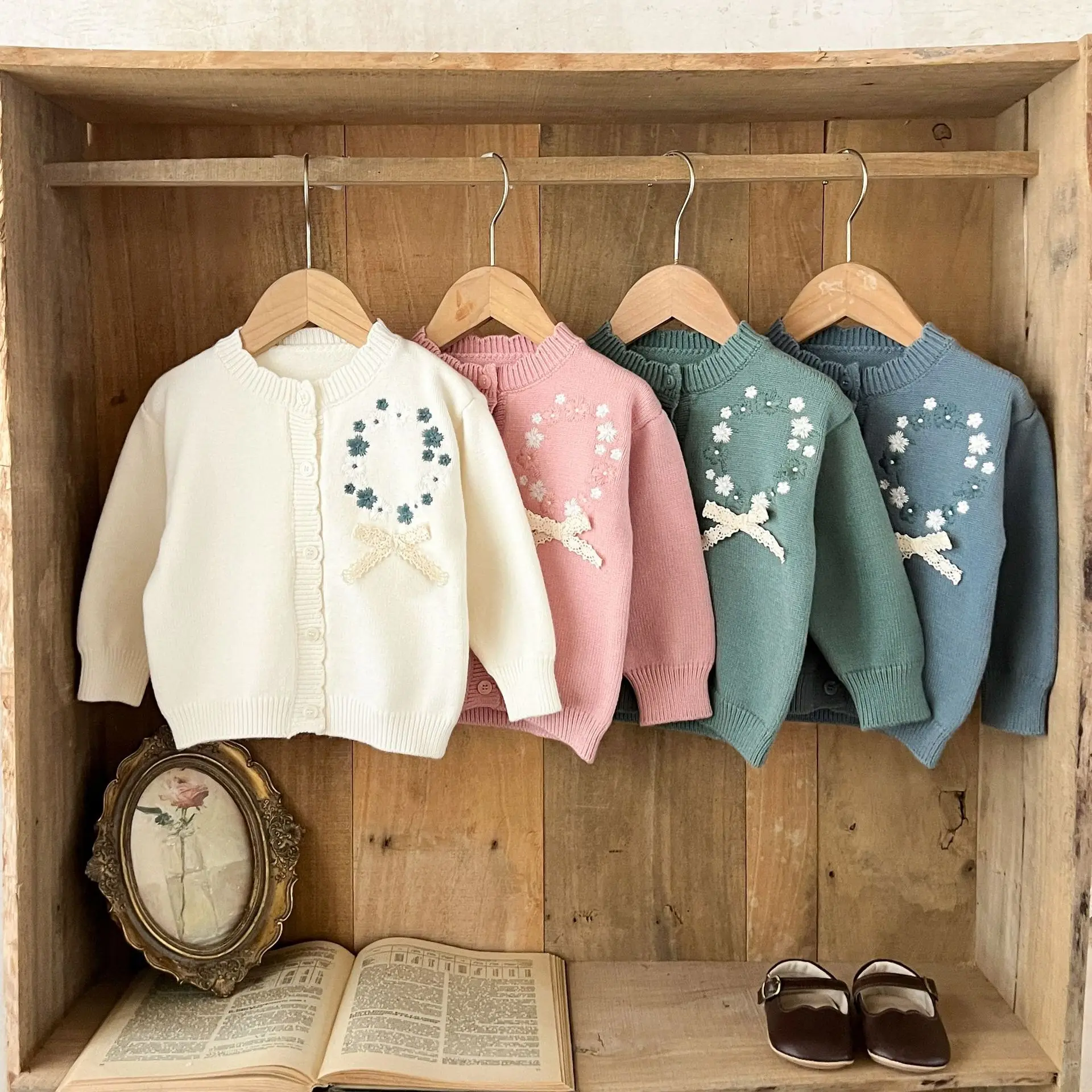 Ins Korean Version of Girls' Baby Pure Cotton Embroidered Lace Sweater Cardigan Warm Woolen Jacket for Baby in Autumn and Winter