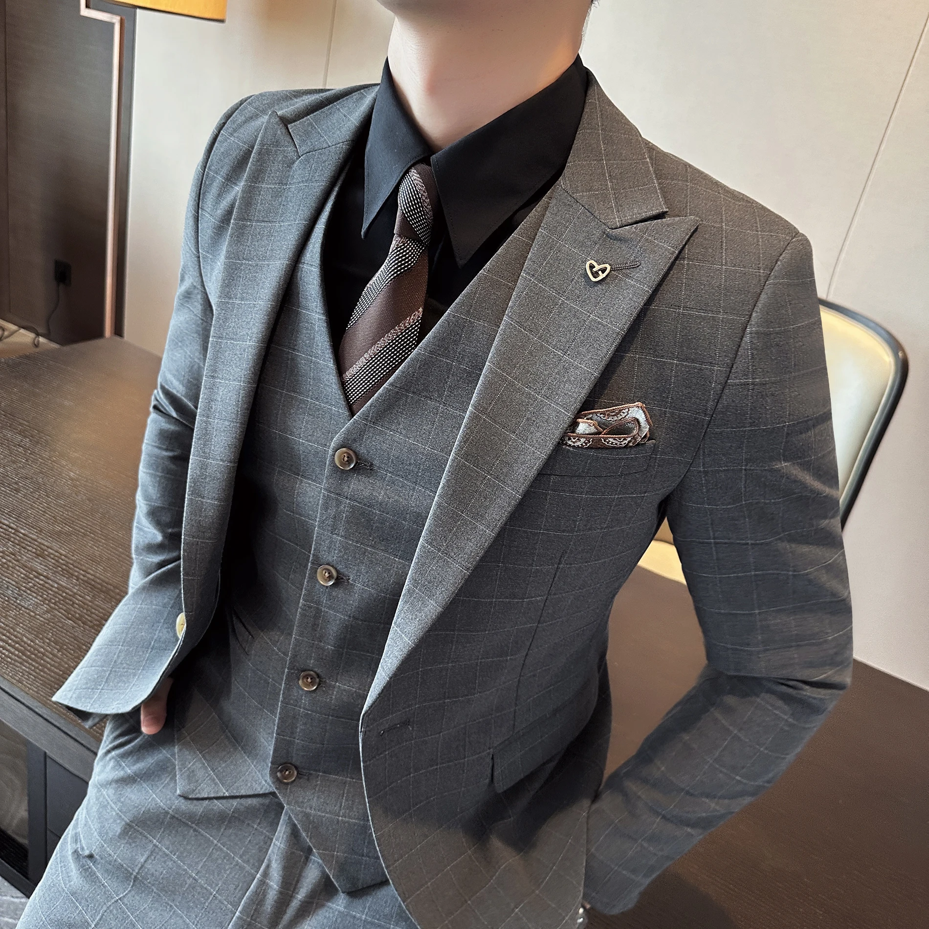 

Men's checkered suit three-piece Korean-style business casual suit set, fashionable, cool, versatile and trendy business