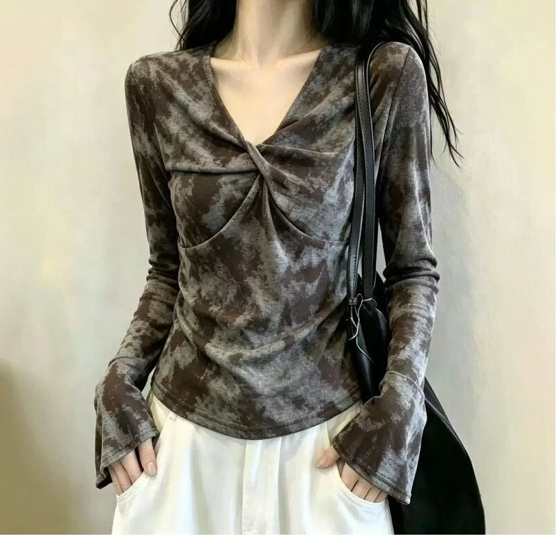 Long Sleeve Tie Dye Pleated V Neck Trend Tops Tees Spring Autumn New Slim All-match Korean T Shirts Fashion Sweet Women Clothing