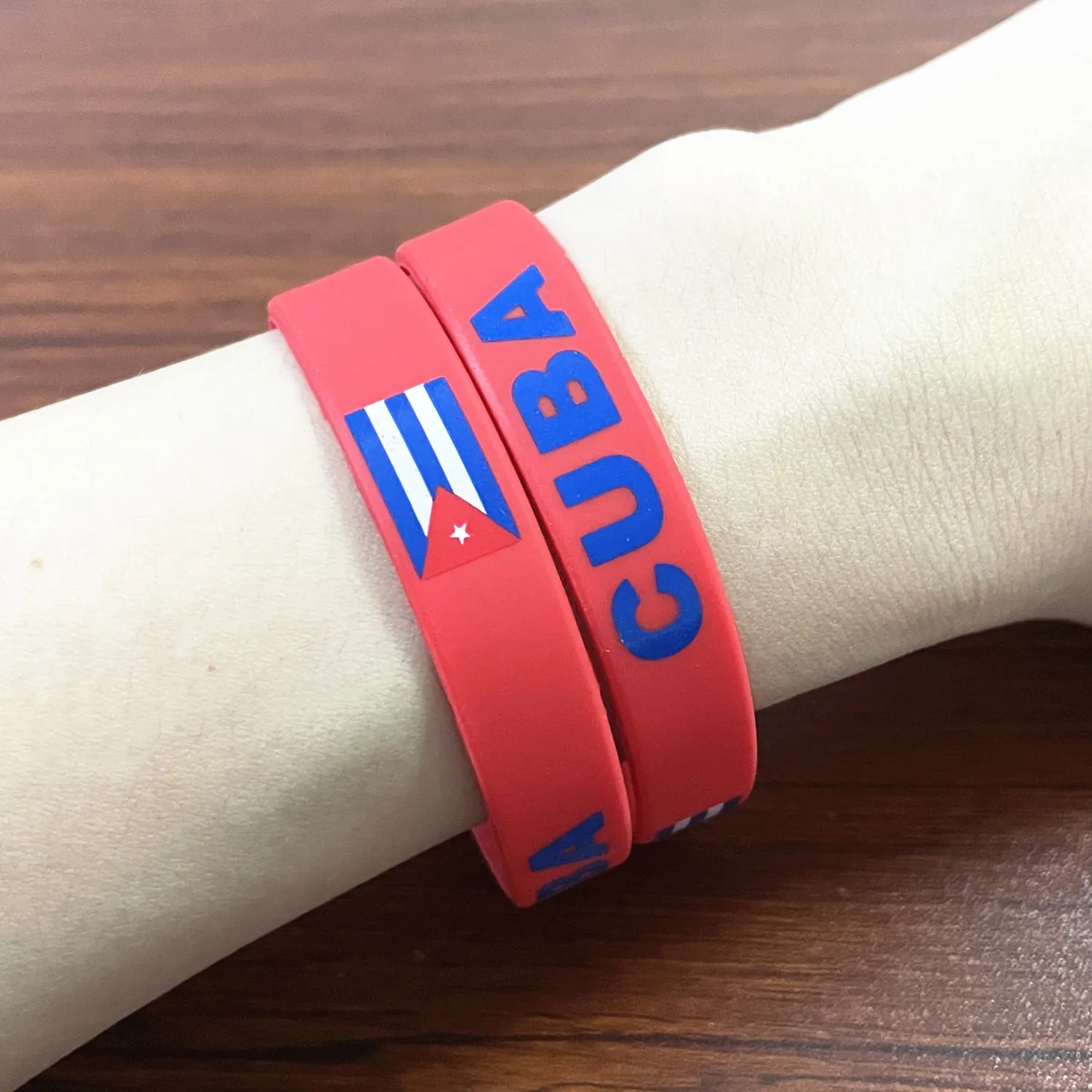 2pcs Cuba Flag Silicone Bracelets Sports Game Wristband National Flags Wrist Strap for Men Women Rubber Band Fashion Accessories