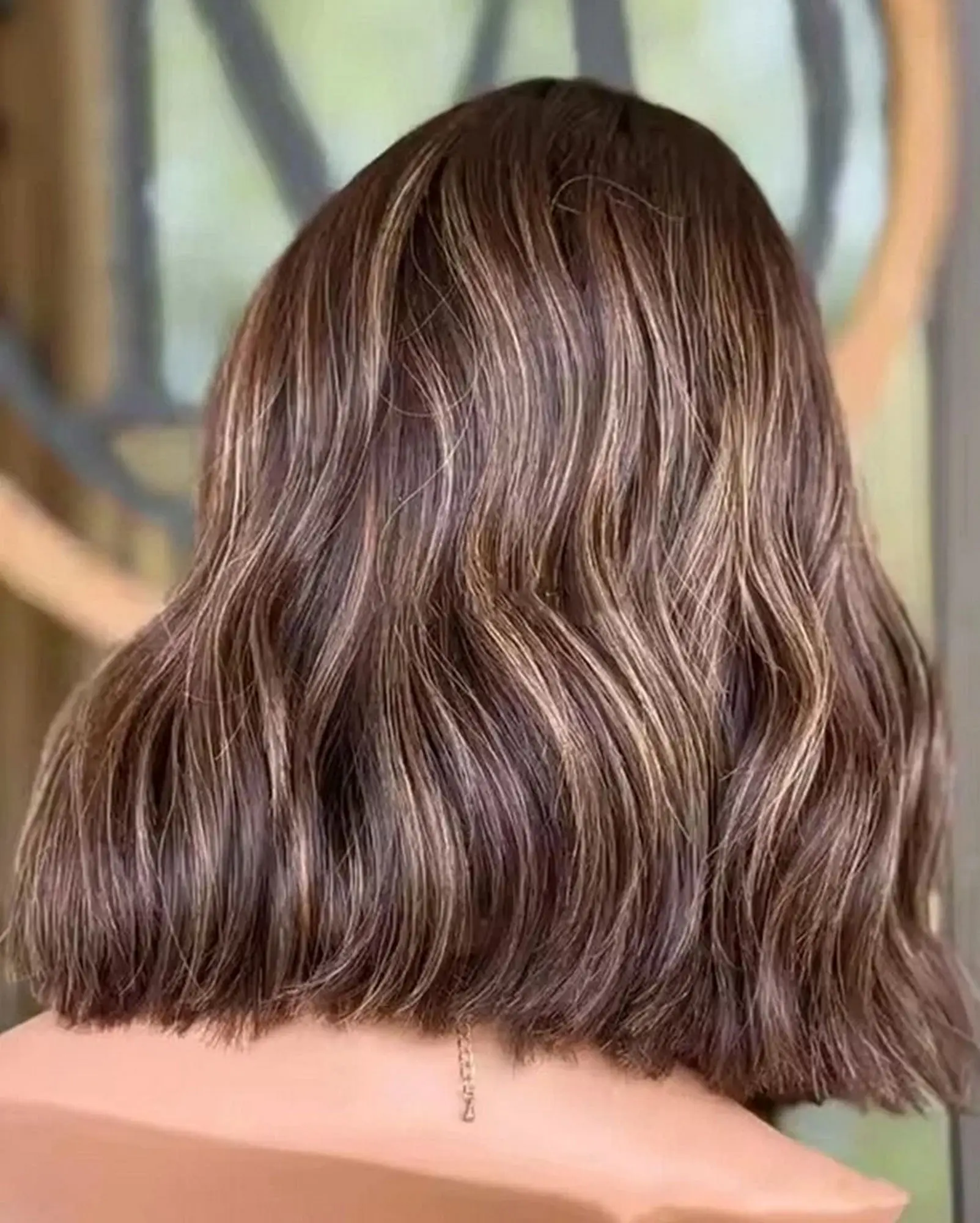 14‘’ Natural Wave Wig Chocolate Brown Highlights Middle Part Synthetic Lace Front Natural Hairline for Daily Party Wear&Go