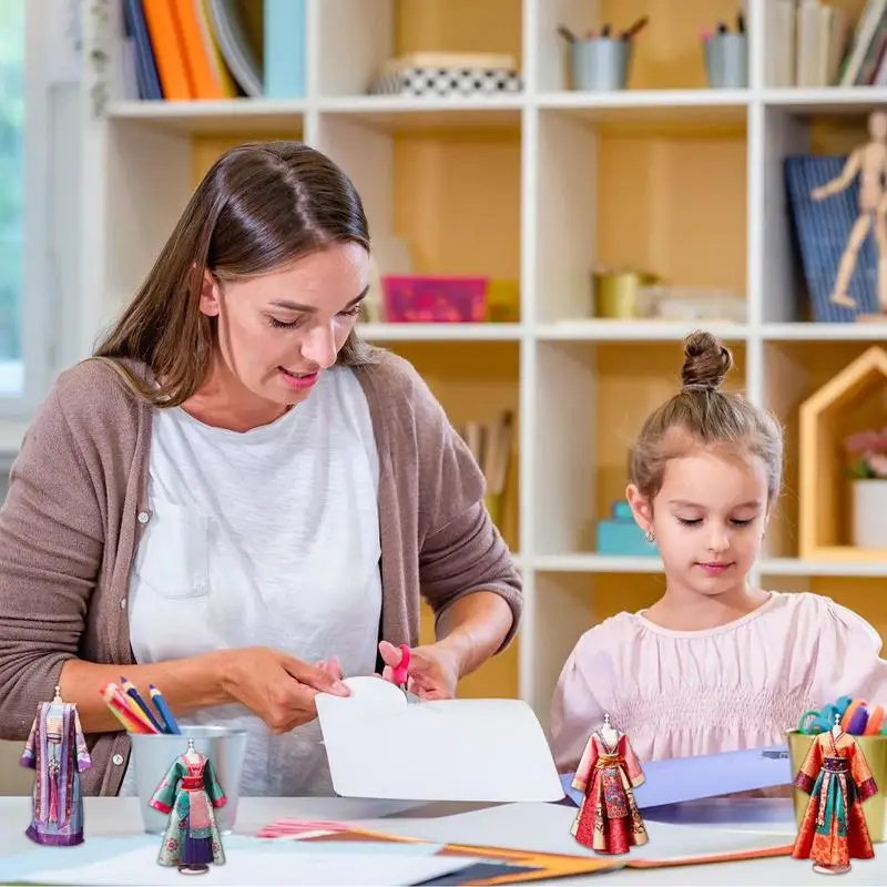 Dress Up Toys Ragazze Educazione culturale interattiva Mantello Bambola Giocattoli da vestire di lunga durata per bambine