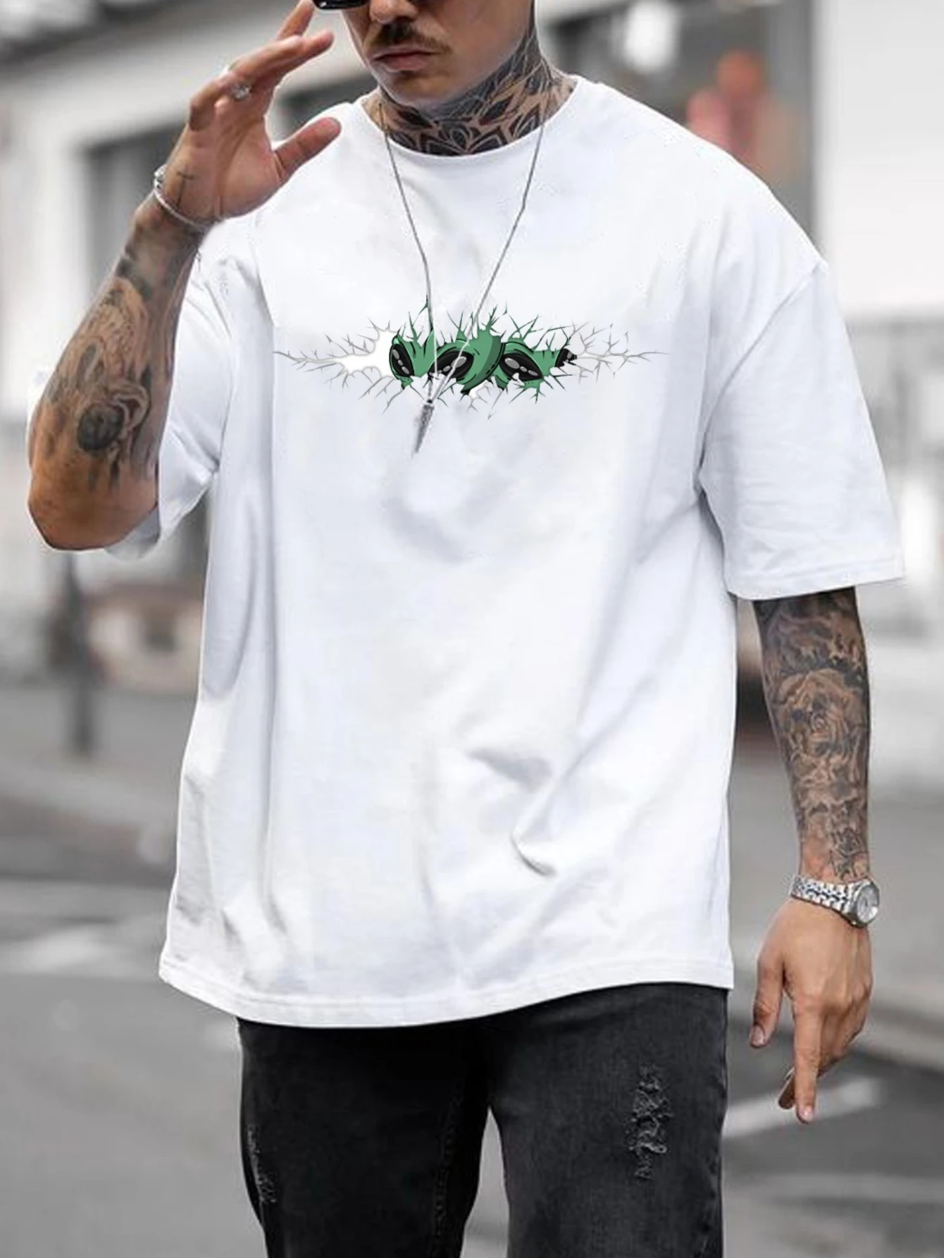 Men Oversized T Shirt Crack Effect Alien Head Chest Print Crew Neck Short Sleeve Sci-Fi Street Loose Casual Tee