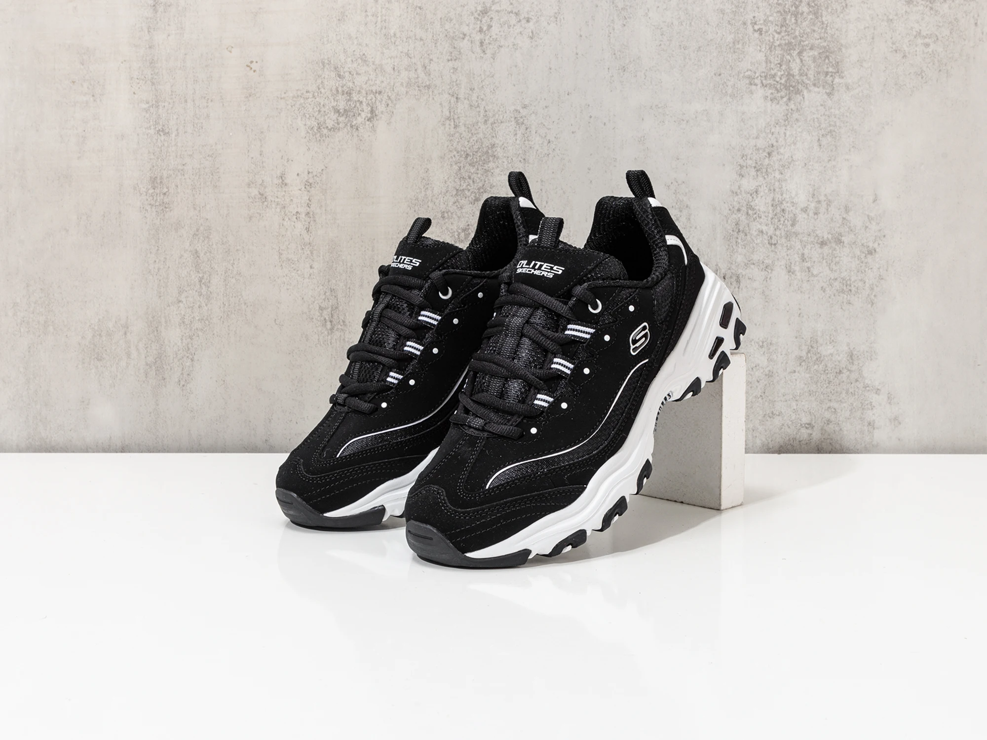 

Skechers D'Lites Series Sports Shoes Lightweight Shock-Absorbing Men's Shoes Daily Outdoor Leisure Travel Shoes 52675-Blk