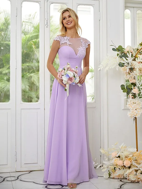 

Classy Long Chiffon Lilac Bridesmaid Dresses Lace A-Line Cap Sleeve Floor Length Buttons Back Wedding Guest Dress for Women