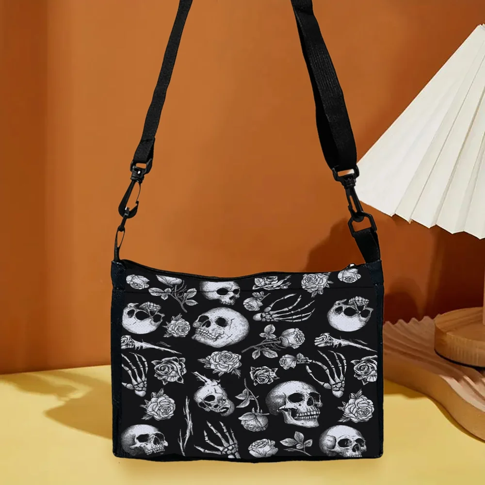 Bolso de un solo hombro con diseño de calavera y rosa de Halloween con correas ajustables para los hombros, bolso de hombro cruzado para viajes de ocio al aire libre