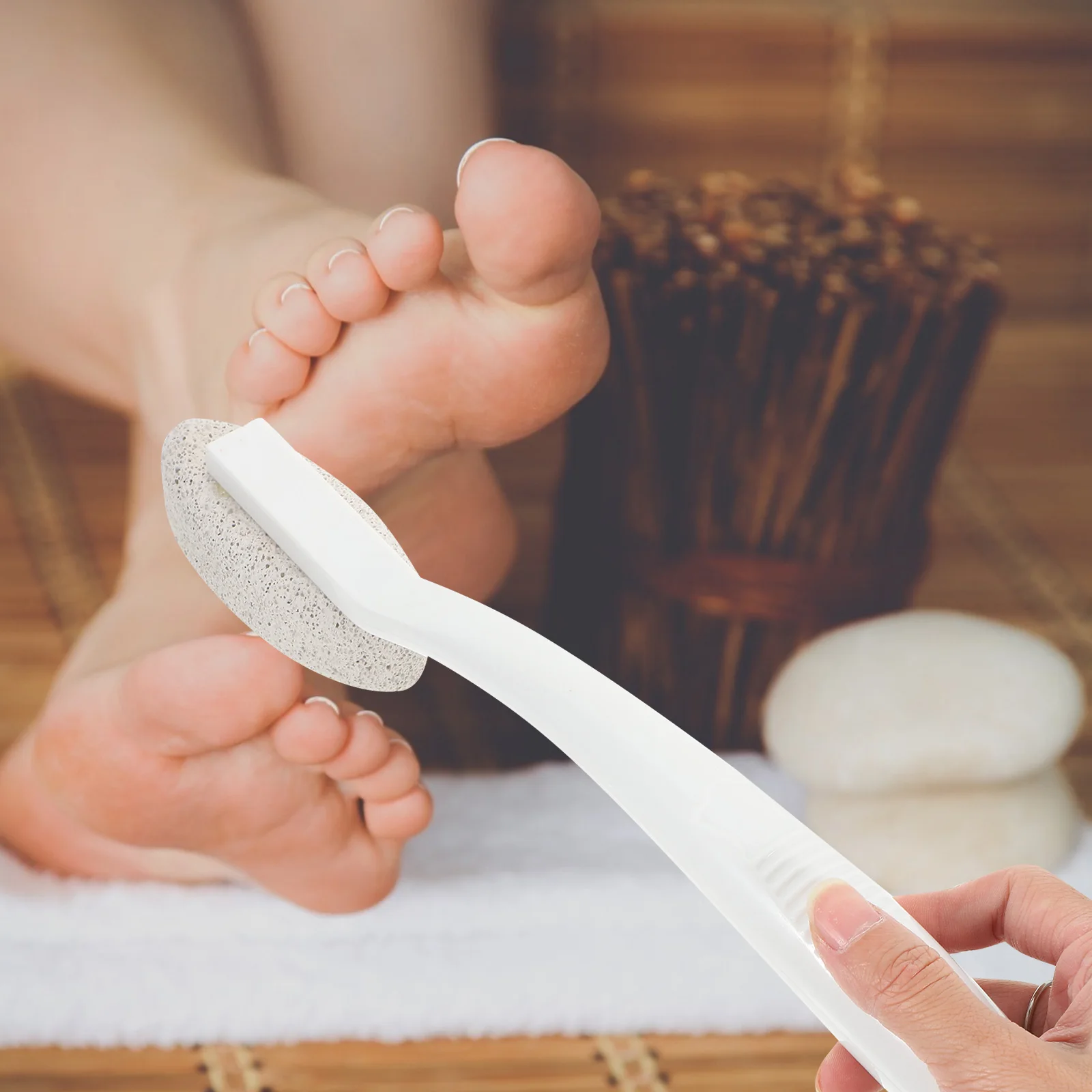 Pietra pomice per piedi Rimozione calli Manico lungo Lima per piedi Strumento per pedicure portatile Rimozione della pelle secca per talloni screpolati Piede
