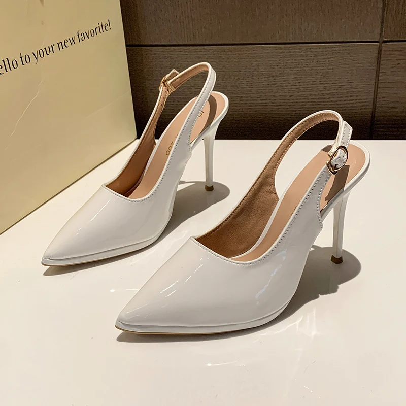 2025, neue Frühjahr/Sommer-Damensandalen, modisch, spitze Zehen, flache Schnalle, elegante Slingback-Stiletto-Kleid-Absätze