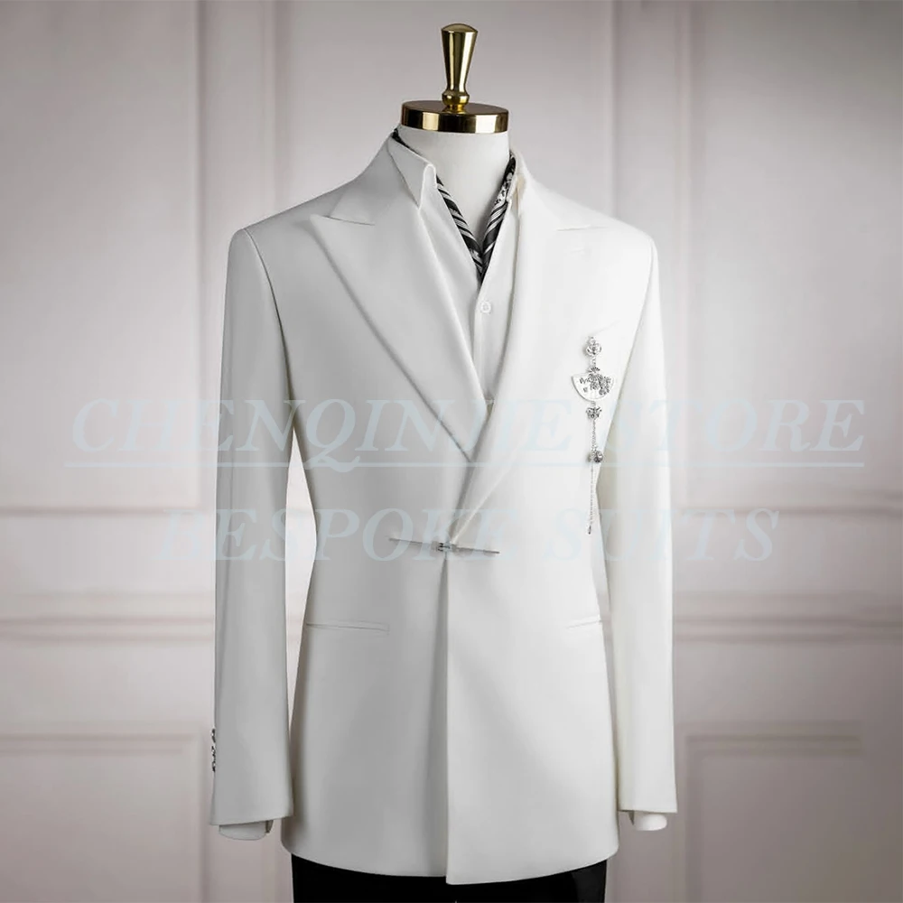 Customized White Men's Suits Fashion Peak Lapel Straight 2 Piece Jacket With Black Pants Sets For Wedding Male Clothing Costume