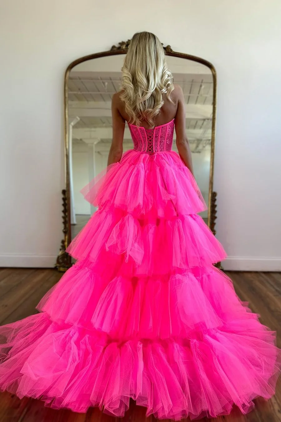 2025 Abiti da sera lunghi con scollo a cuore e strascico in tulle Abito da cerimonia formale alto e basso Bellissimo abito da ballo rosa rosa