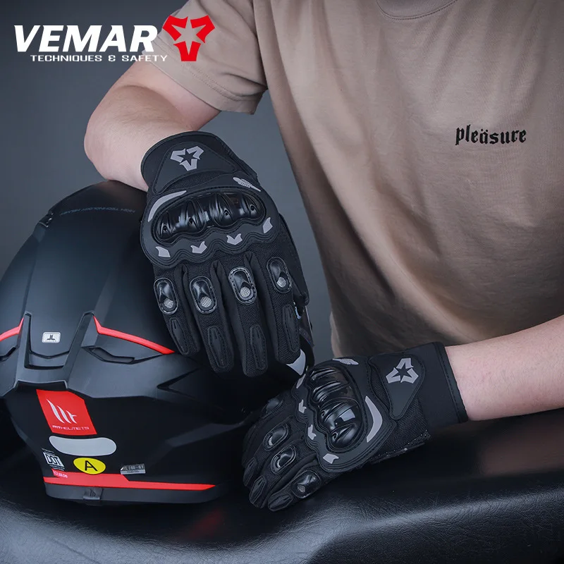 Thumbnail 4 - #9 Best Gloves to Buy In 2026