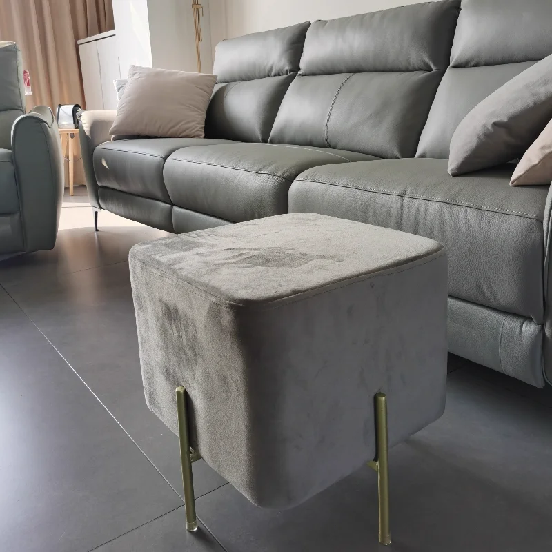

Stools Nordic Light Luxury Wrought Iron Shoe Changing Stool Sofa Small Square Stool Modern Living Room Velvet Fabric Ottomans