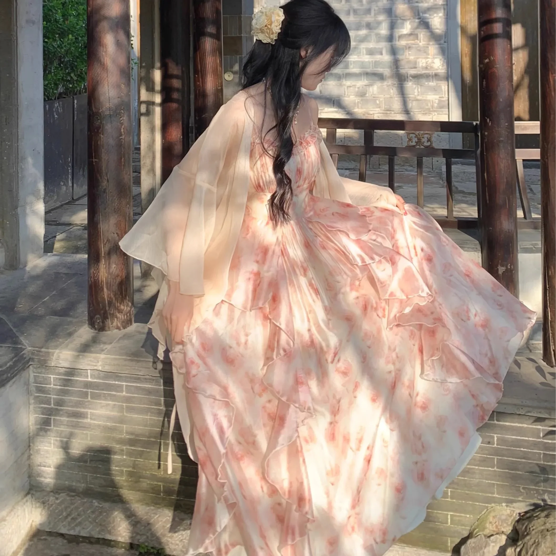 فستان بحمالات مطبوع عليه زهور فستان نسائي ضيق لقضاء العطلات على الشاطئ فستان كوري بدون أكمام طويل من الشيفون XT1439