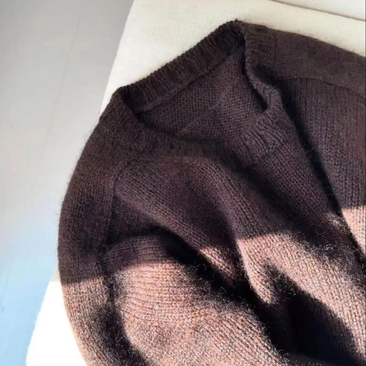 

Fashionable and versatile hand woven dark round neck pullover, casual, loose and comfortable mohair top, new style