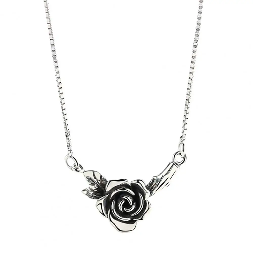 Stylish Lightweight Women Dating Necklace Clear Texture Pendant Necklace Smooth Edge Rose Pendant Necklace Women Gift
