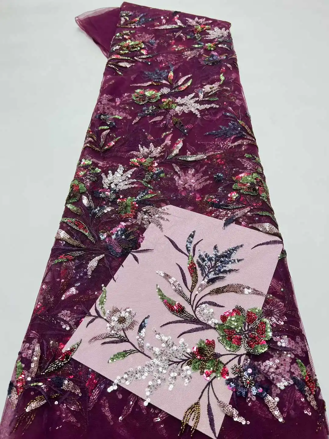 

2026 New Design African Beaded Lace Fabric High Quality French Sequins Lace Fabric Wedding Nigerian Lace Fabrics 5 Yards Sewing