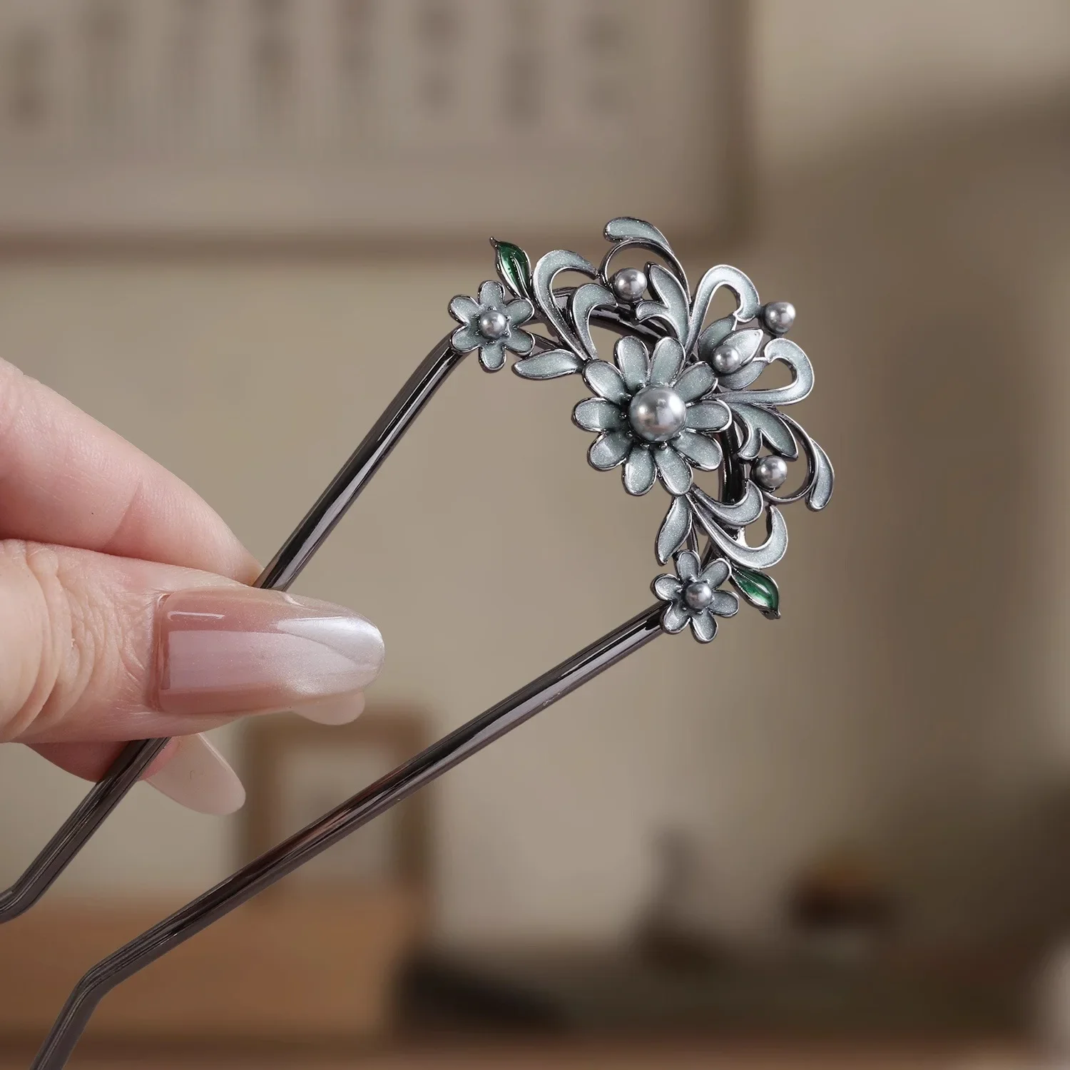 Retro Graue Perlenblumen-Haarnadel Hochwertige Damen-Haarklammer Eleganter Französischer Stil Braut-Kopfschmuck mit Eleganz