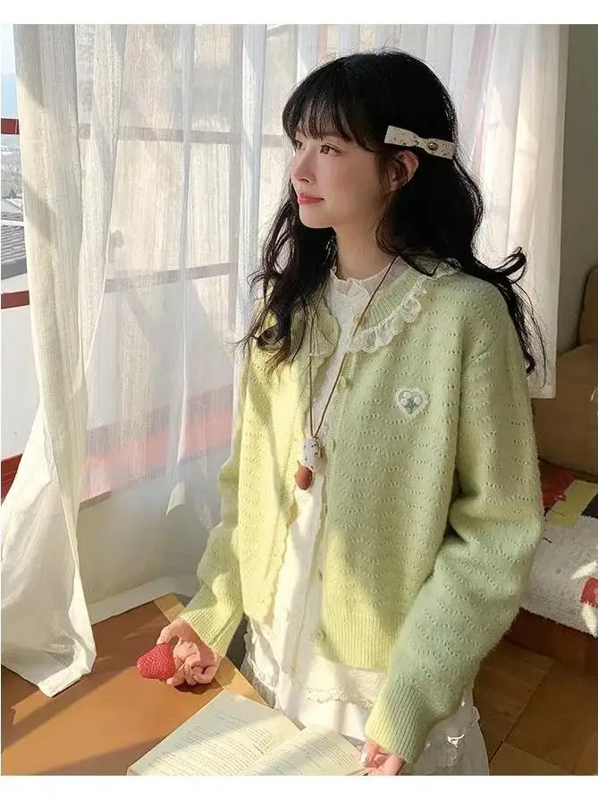 

Милый и нежный вязаный открытый кардиган ранней осени, свободный тонкий свитер, дэт, мягкие пастельные цвета, прямая трубка