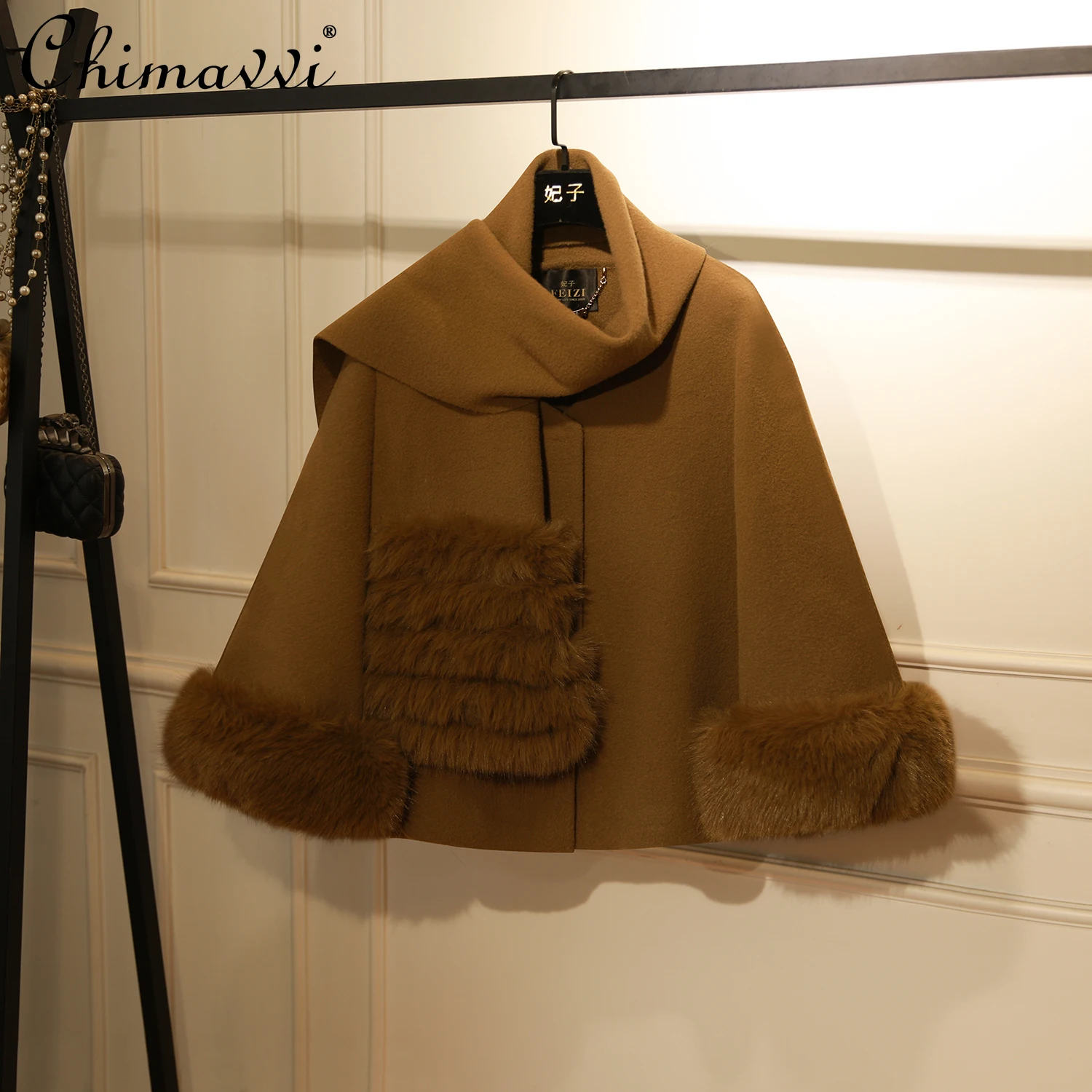 

Французские элегантные модные светские меховые лоскутные короткие накидки для женщин, осенние свободные универсальные шерстяные плащи, куртки с шарфом