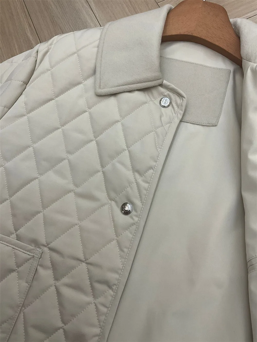 Chaqueta de algodón con forma de diamante para mujer, abrigo con cuello vuelto, ropa cálida de moda para Otoño e Invierno