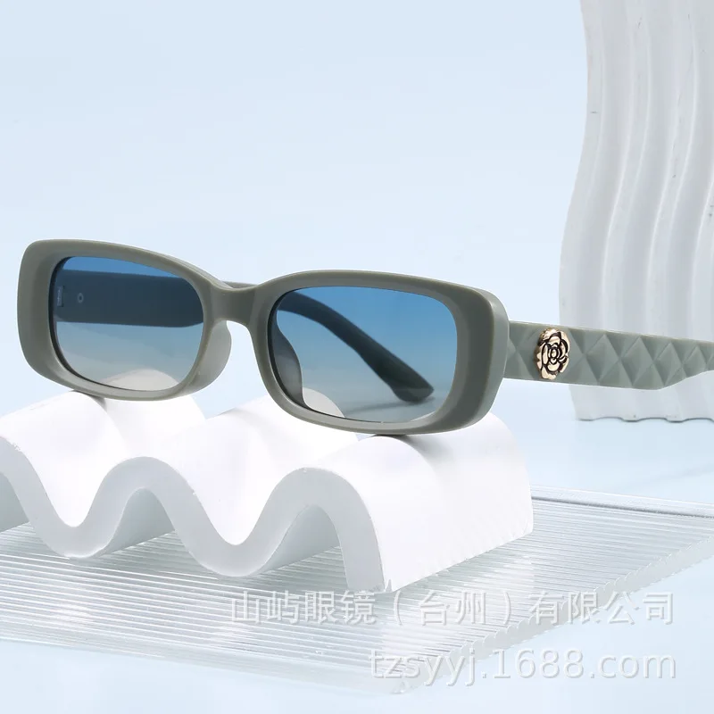 

2025 Новые поляризационные солнцезащитные очки в винтажном уличном стиле для женщин с защитой от ультрафиолета, дизайнерская горячая распродажа ​