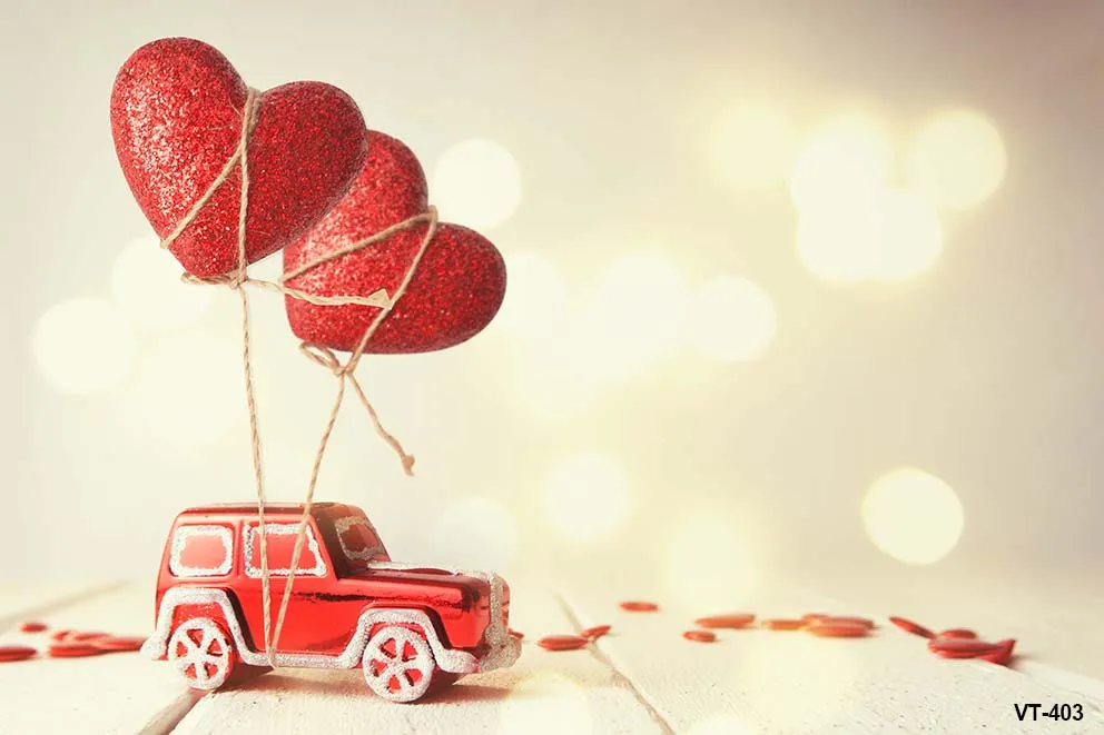 Fondo rojo con forma de corazón, decoración con globos, coches y nieve, ventana, flores, fiesta de boda, silla de pared de ladrillo, accesorios de fondo Bokeh